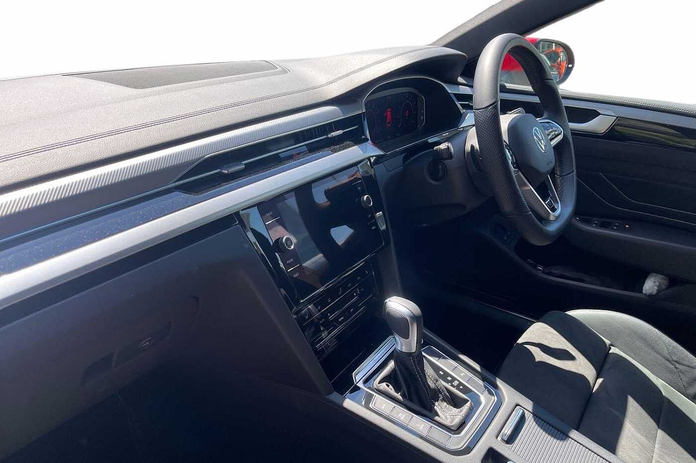 Volkswagen Arteon 1.4TSI 218ps R-Line e-Hybrid DSG Shooting Brake + REAR CAMERA